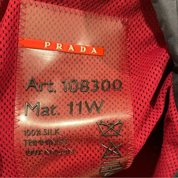 Waterproof jacket - Picture 6 of 6